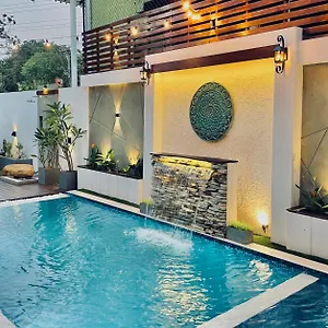 3* Hotel 8+